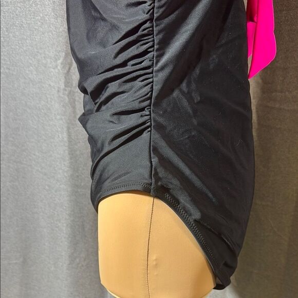 VIMPUNEC Pink and Black Swimsuit - Picture 7 of 14